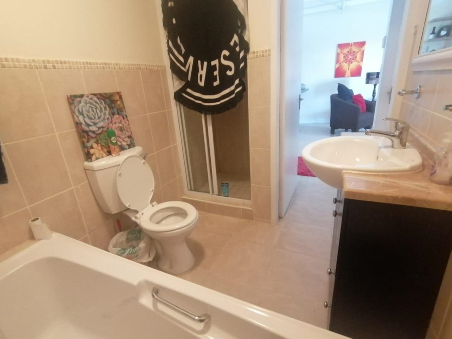 2 Bedroom Property for Sale in Muizenberg Western Cape